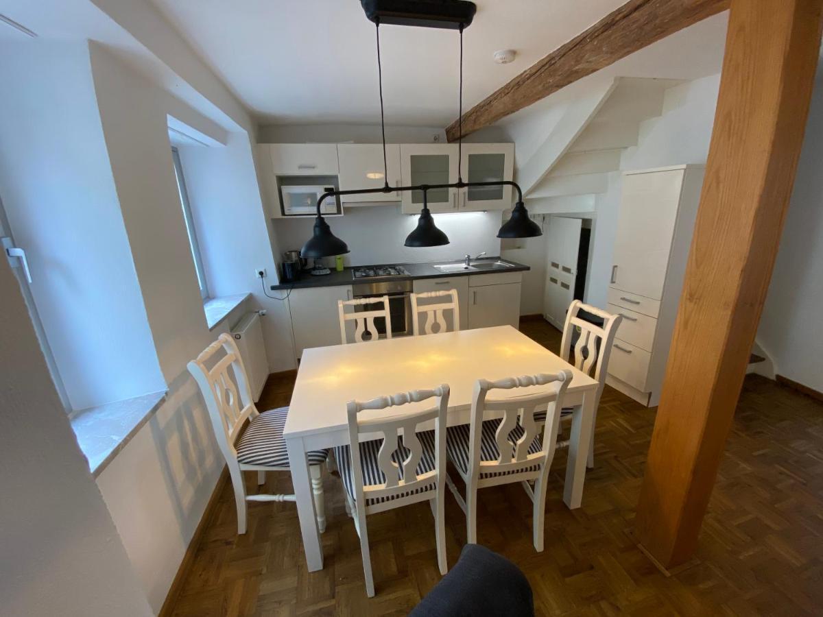 Altes Pfarrhaus 호텔 에른스트 외부 사진